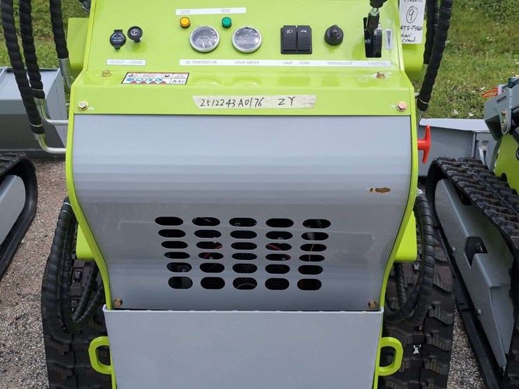 ats-mini-crawler-loader---t460---green---23hp-image-4