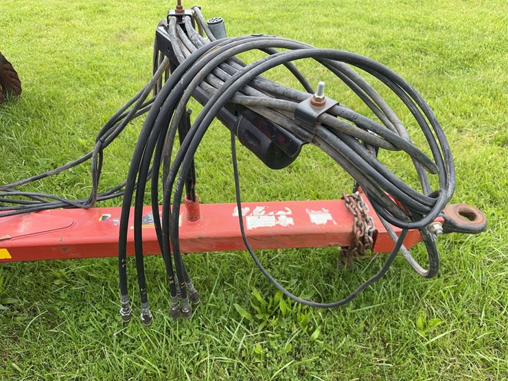 case-ih-330-image-75