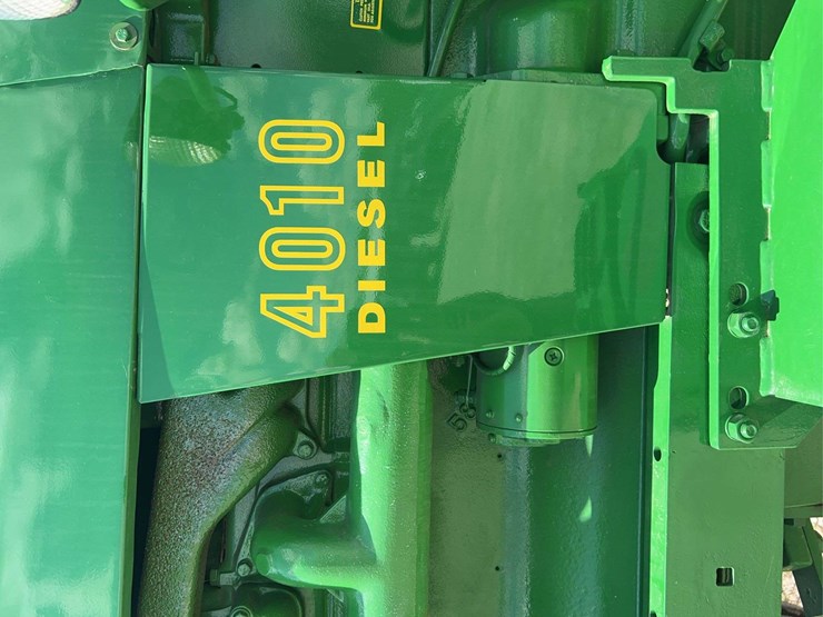 john-deere-4010-image-65