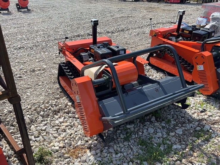 sdlool-model-lm1000q-remote-control-tracked-lawn-mower-image-2
