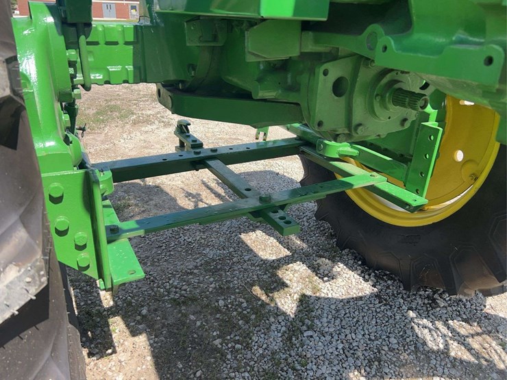 john-deere-4010-image-38