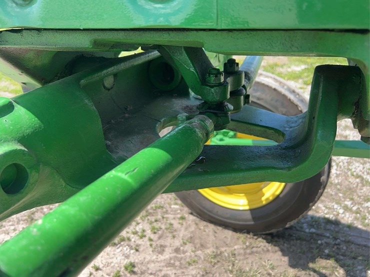 john-deere-4010-image-17