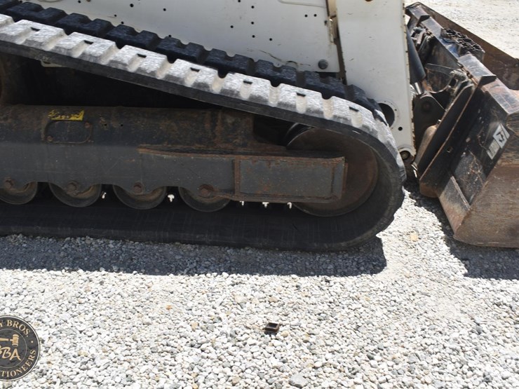 2022-bobcat-t740-image-23