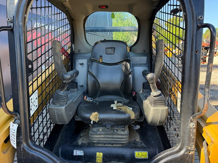 2021-caterpillar-259d3-image-12