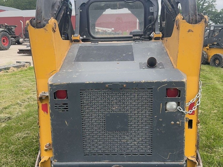 deere-318g-image-5