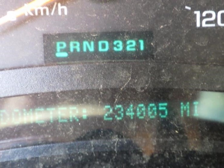 2004-chevrolet-3500-image-32