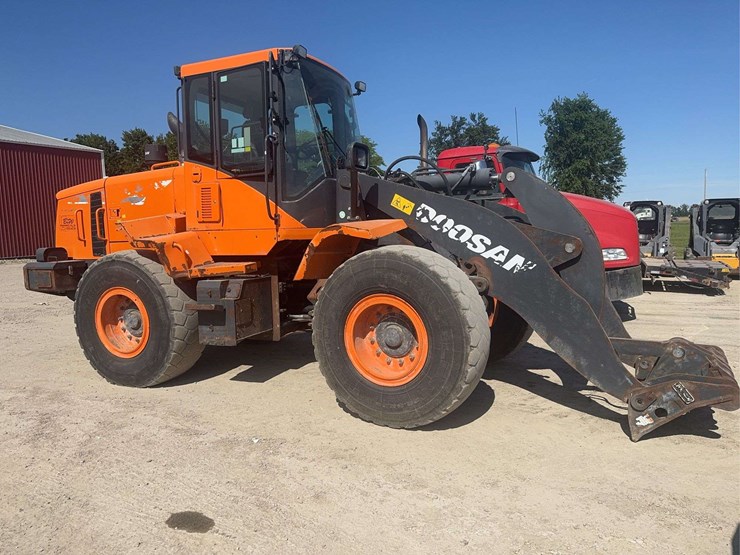 2021-doosan-dl220-5-image-5
