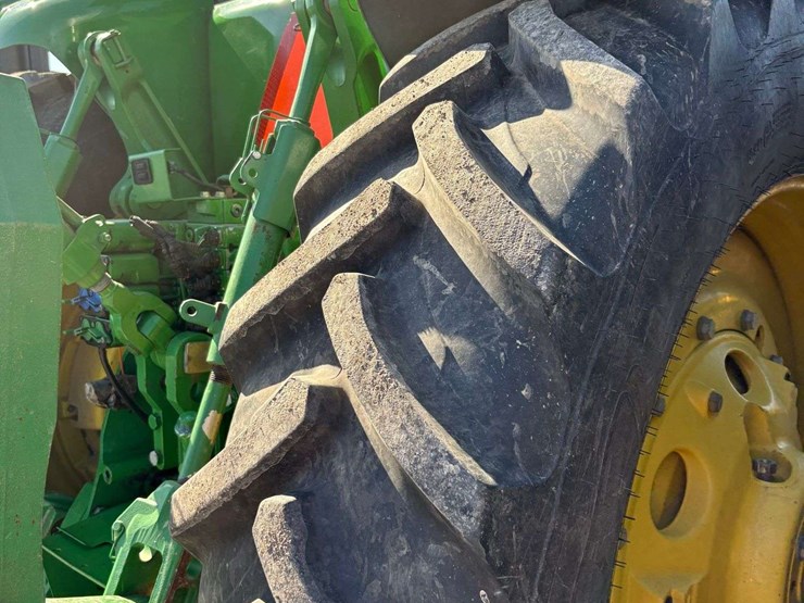 2010-john-deere-8320r-image-66