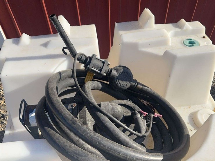 140-gal.-roundup-chemical-tote-w/-flowmeter-and-12volt-pump-image-11
