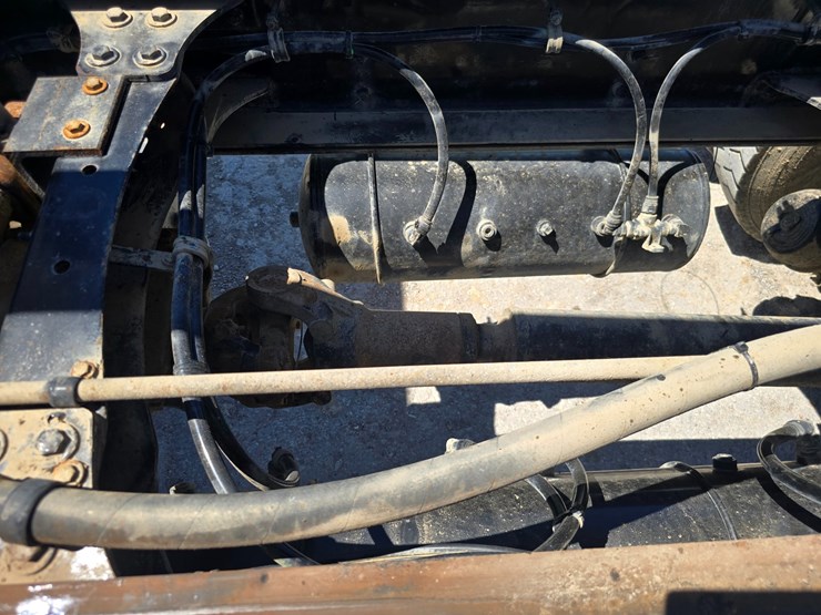 2020-western-star-4900-image-63