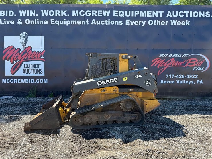 2017-deere-331g-image-1