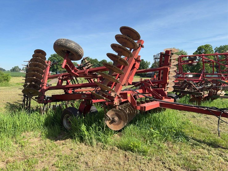 case-3900-18ft-disk,-3-bar-harrow,-17-1/2''-front-blades,-7-1/2''-spacing-image-6