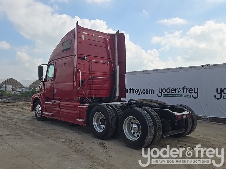 2015-volvo-vnl-image-3