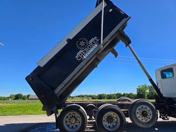 2018-western-star-4700-image-60