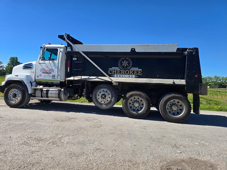 2018-western-star-4700-image-4