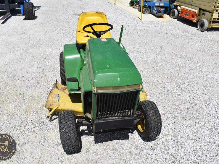 john-deere-210-image-13