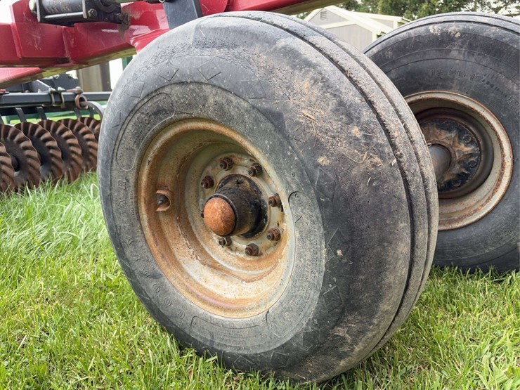 case-ih-330-image-36