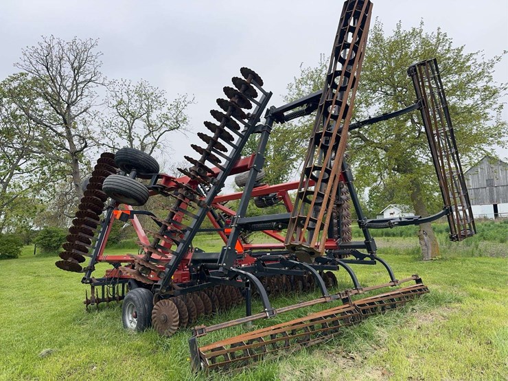 case-ih-330-image-9