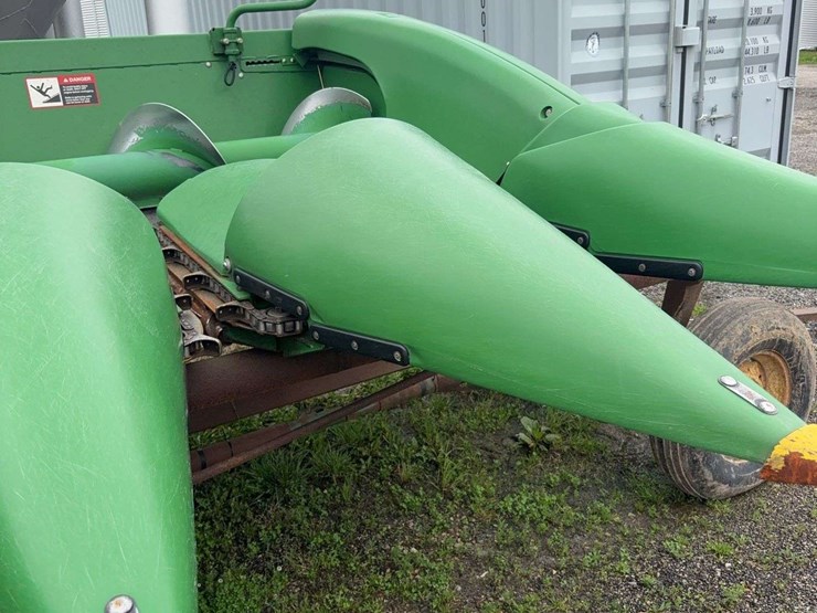 2011-john-deere-608-image-5