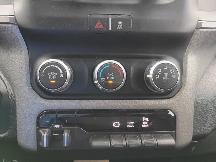 2020-dodge-2500-image-45