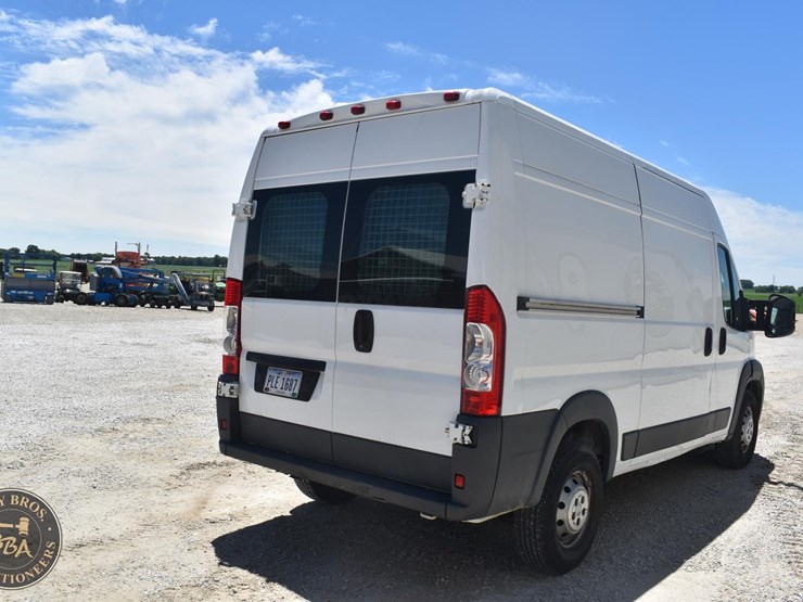 2014-ram-promaster-1500-image-14