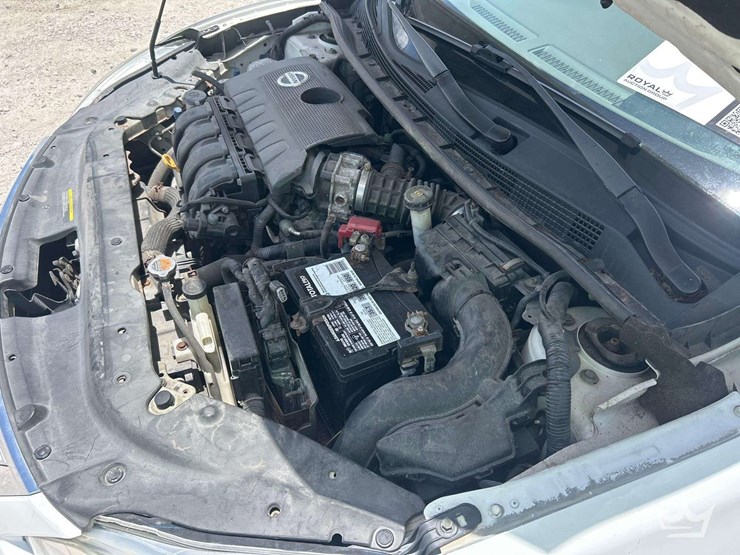 2013-nissan-sentra-sedan-image-9