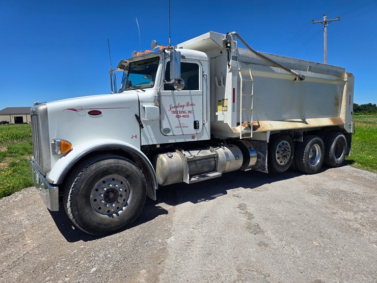 2017-peterbilt-365-image-3