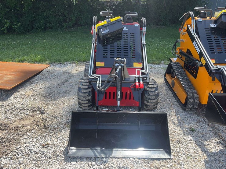 323tz-walk-behind-skid-steer-loader-image-6