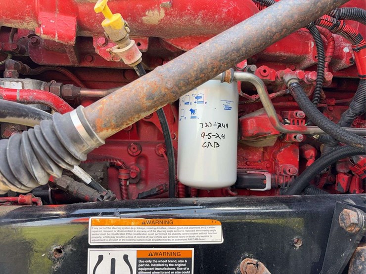 peterbilt-579-image-57