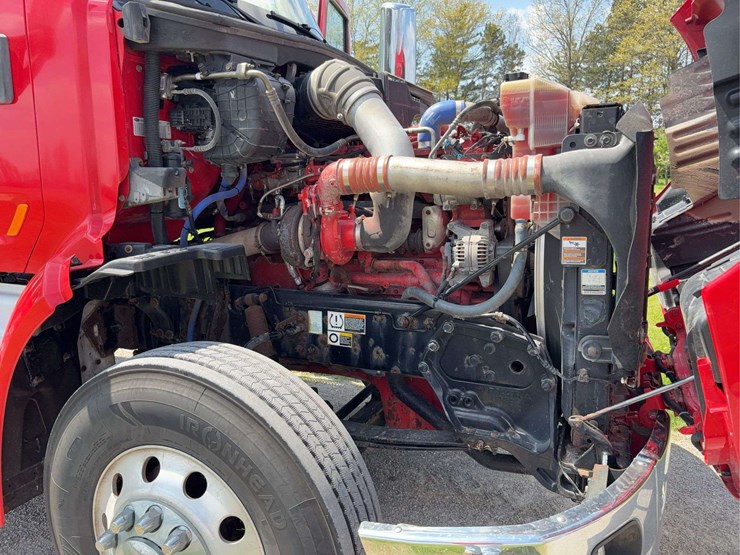 peterbilt-579-image-36