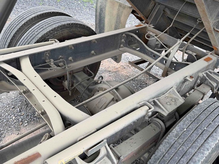 2005-ford-f650-image-16
