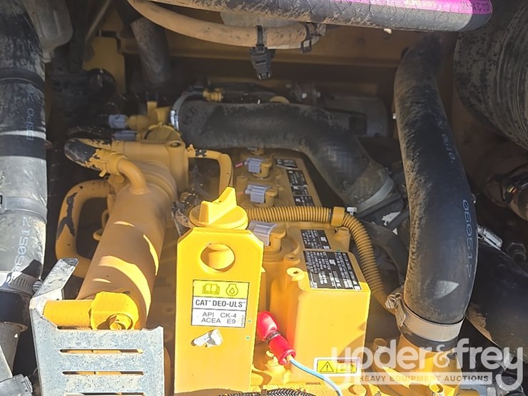 2017-caterpillar-262d-image-33