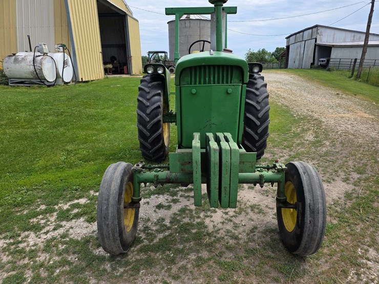 john-deere-3010-image-2