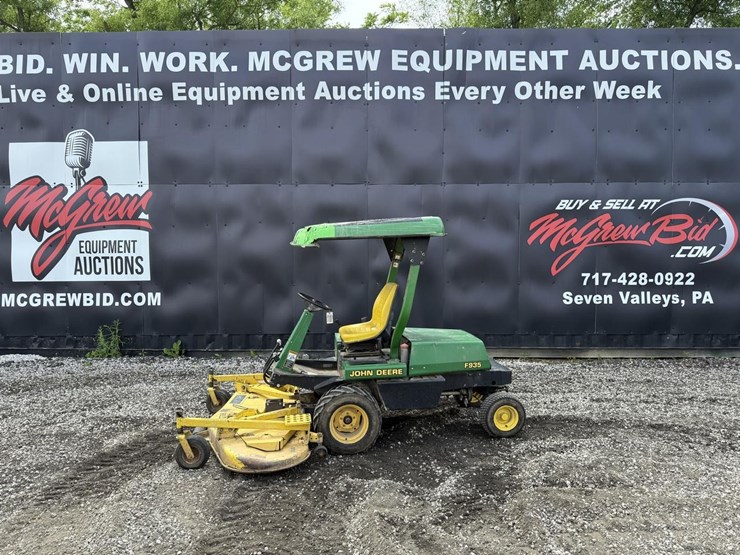 john-deere-f935-image-1