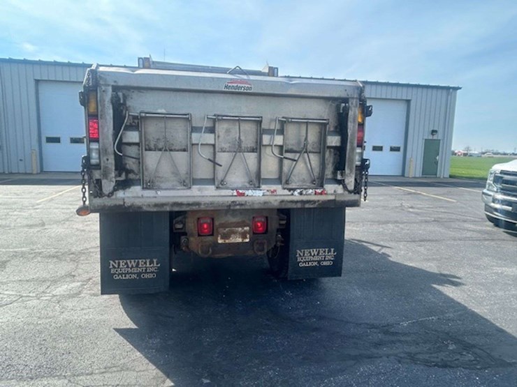 2002-freightliner-fl80-image-4