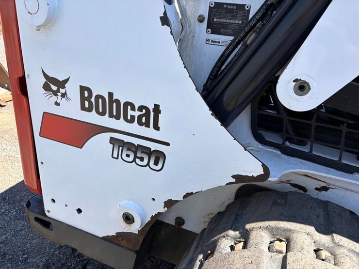 2015-bobcat-t650-image-16
