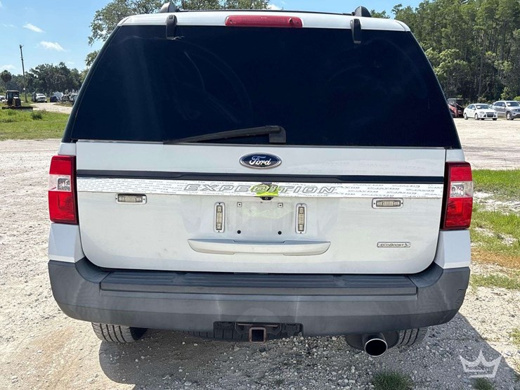 2016-ford-expedition-xlt-image-22