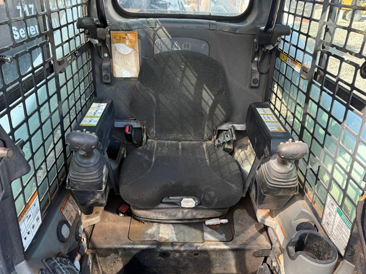 2021-bobcat-t870-image-20