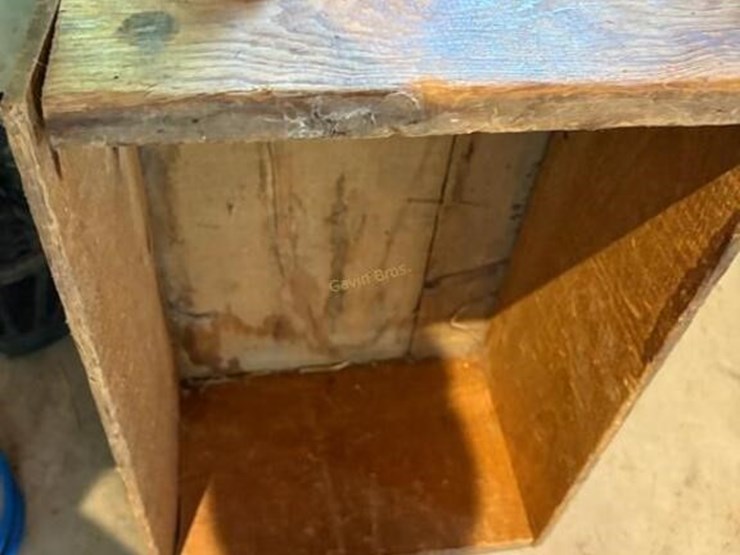 w.m.-hoyt-co.-chicago-wood-crate-image-2