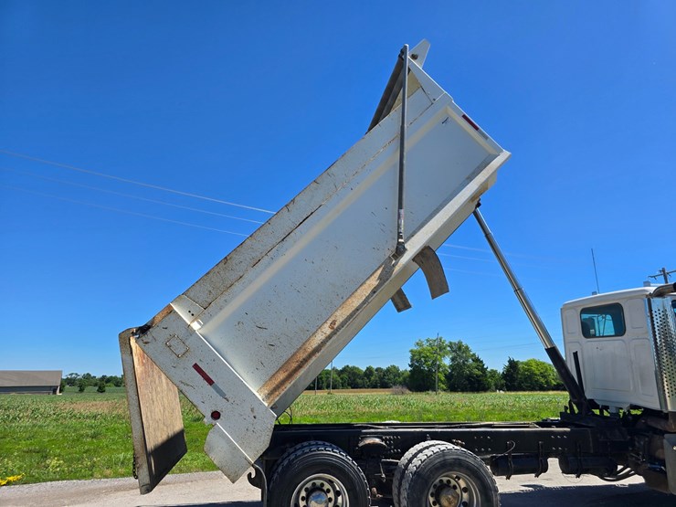 2020-western-star-4900-image-40