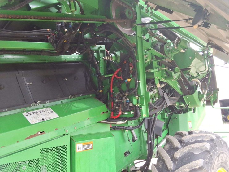 2014-john-deere-s680-image-35