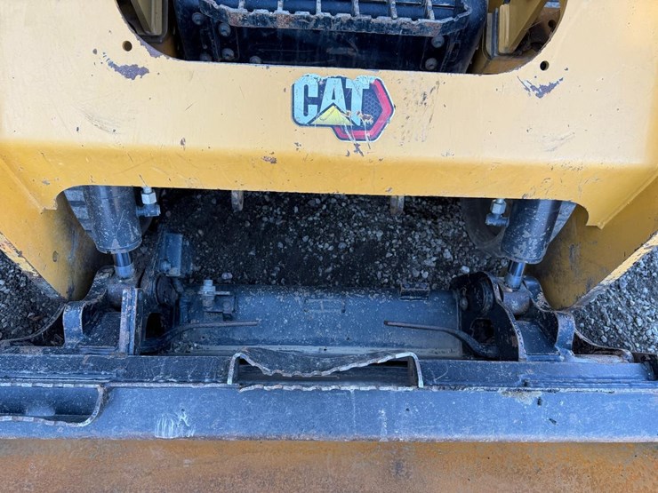 2021-caterpillar-259d3-image-10