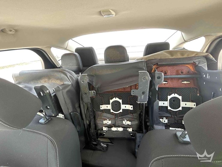2012-ford-focus-sedan-image-18
