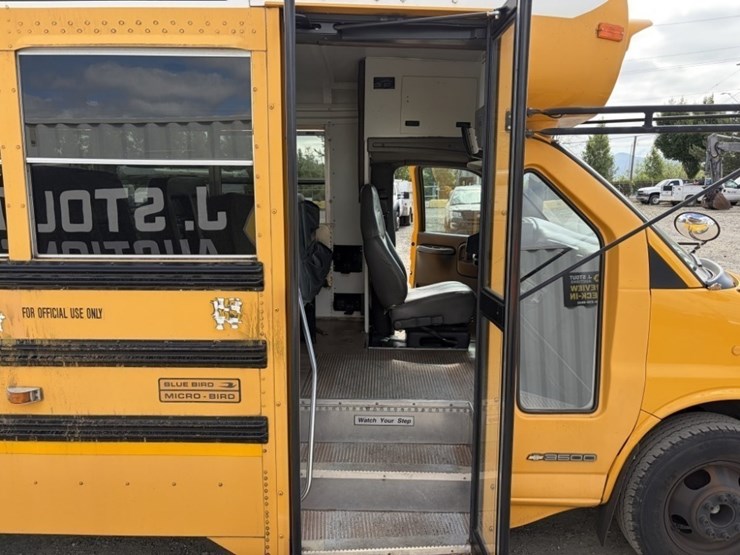 2002-chevrolet-express-3500-image-20