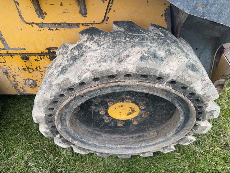 deere-318g-image-17