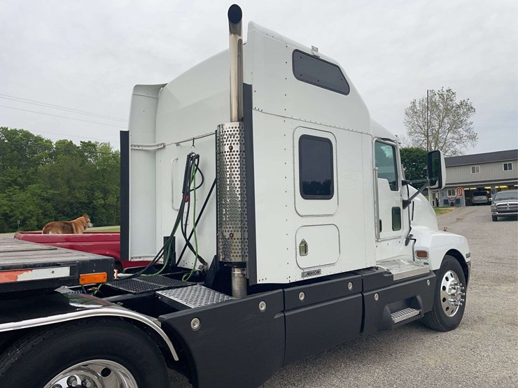 2004-kenworth-t600-image-21