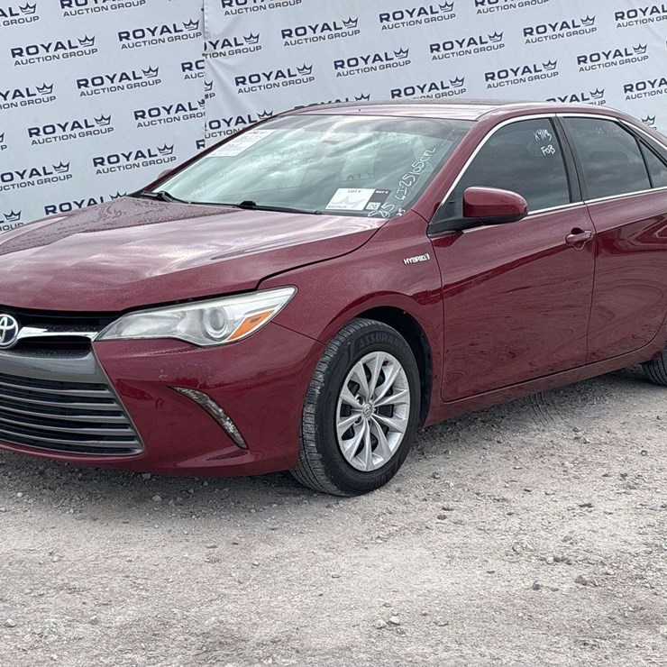 2016 Toyota Camry Hybrid Sedan