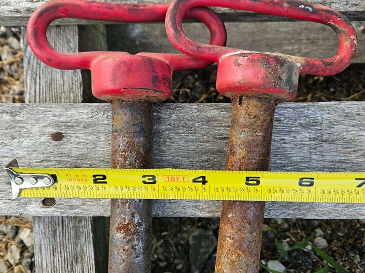 hitch-pins:-group-of-4-image-2
