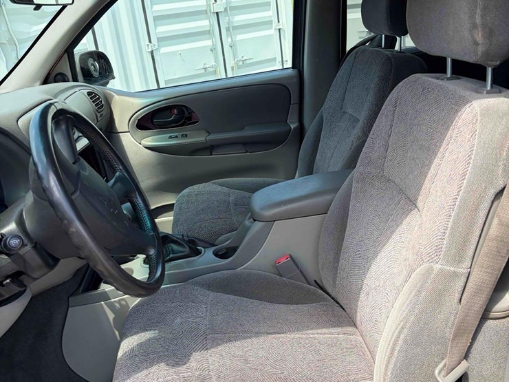 2003-chevrolet-trailblazer-lt-image-13