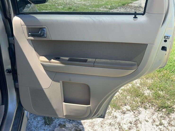 2012-ford-escape-image-58